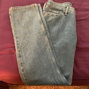 I am selling 3 goodfellow & co brand pants. The size of the pants is 32/34.